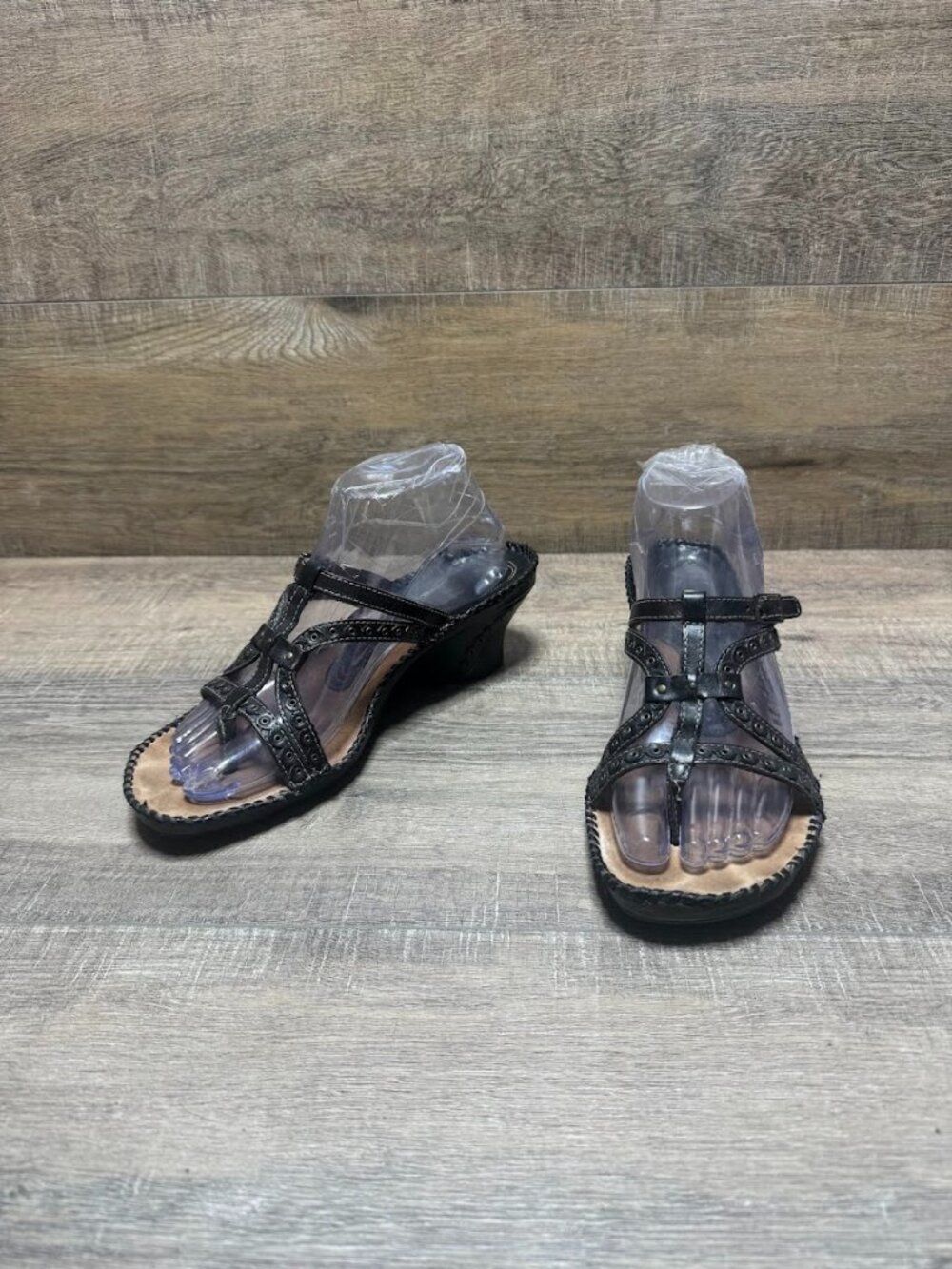 Clarks Artisan Sago Black Leather Strappy Sandals Women's Size 8.5